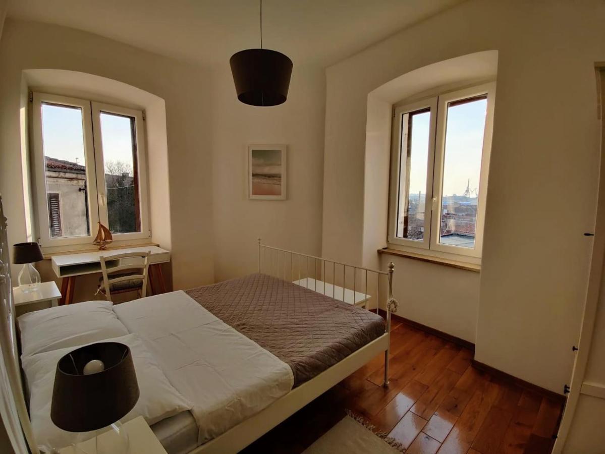 Sea View Flat In Central Pula Buitenkant foto